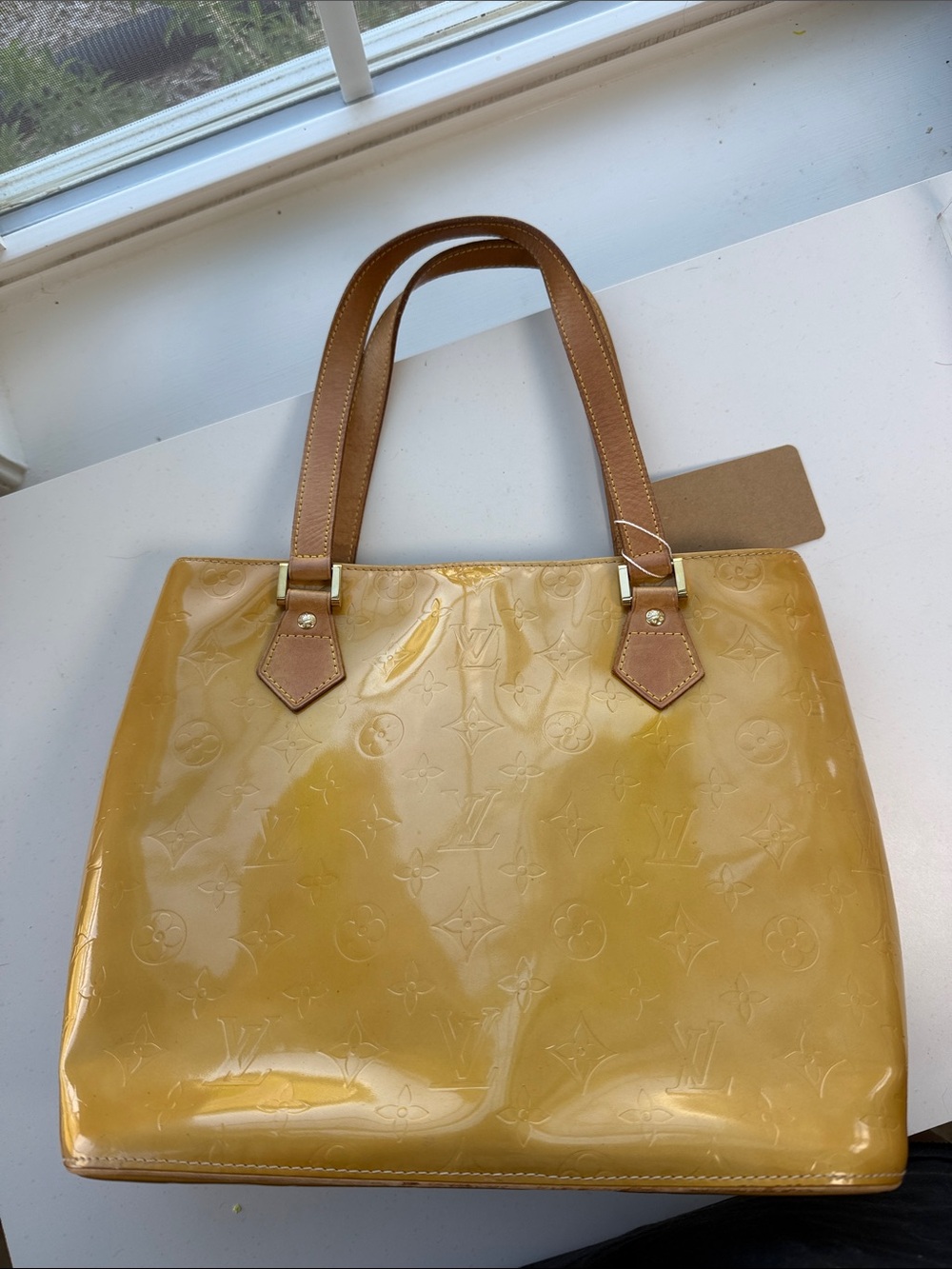 Louis Vuitton Vernis Houston Shoulder Bag in honey yellow authentic